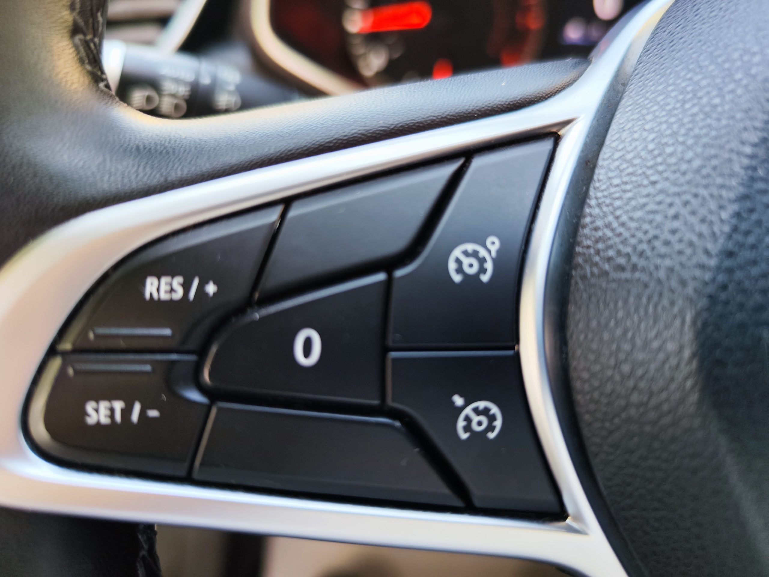 RENAULT CLIO 1.0 TCE 100 CV INTENS 5P.