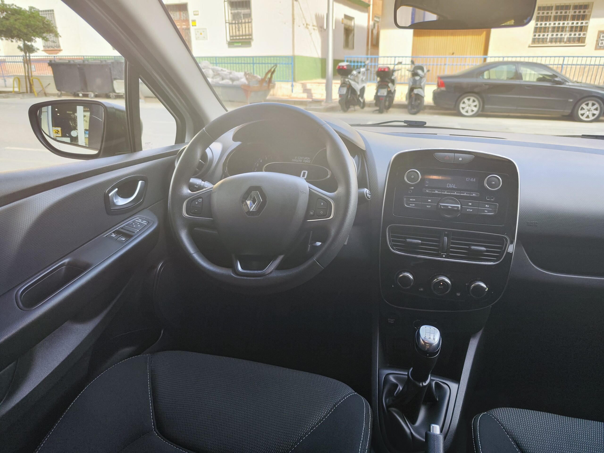 RENAULT CLIO 0.9 TCE 75 CV BUSINESS 5P