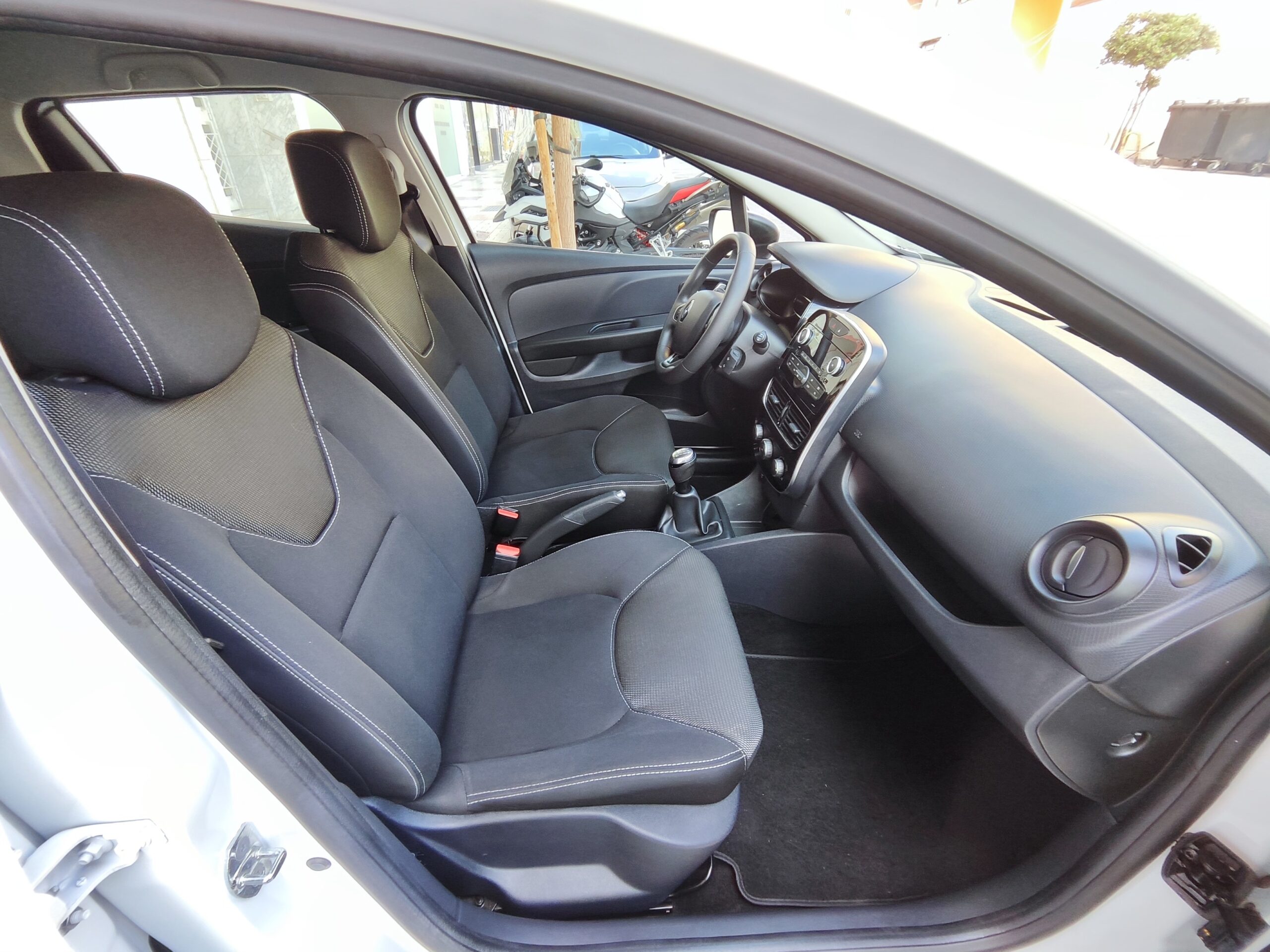 RENAULT CLIO 0.9 TCE 75 CV BUSINESS 5P