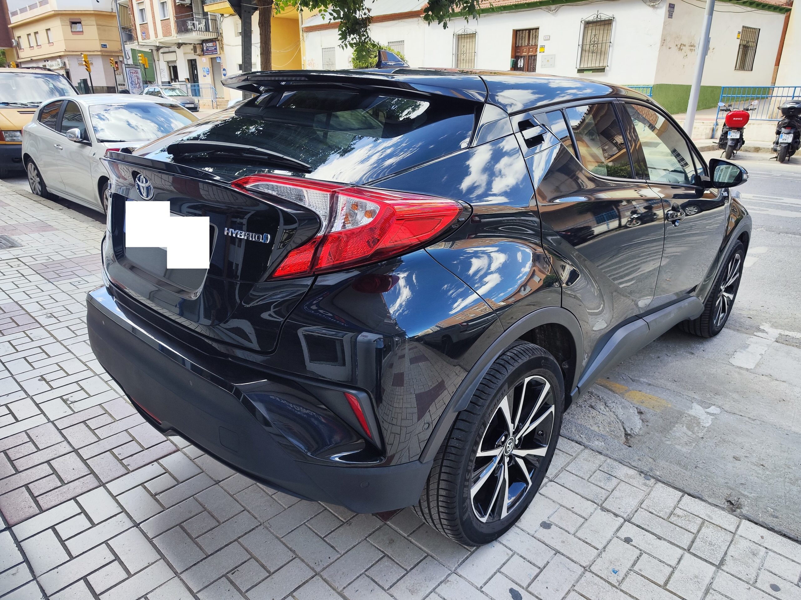 TOYOTA C-HR 1.8 125H ADVANCE HYBRID 5P.