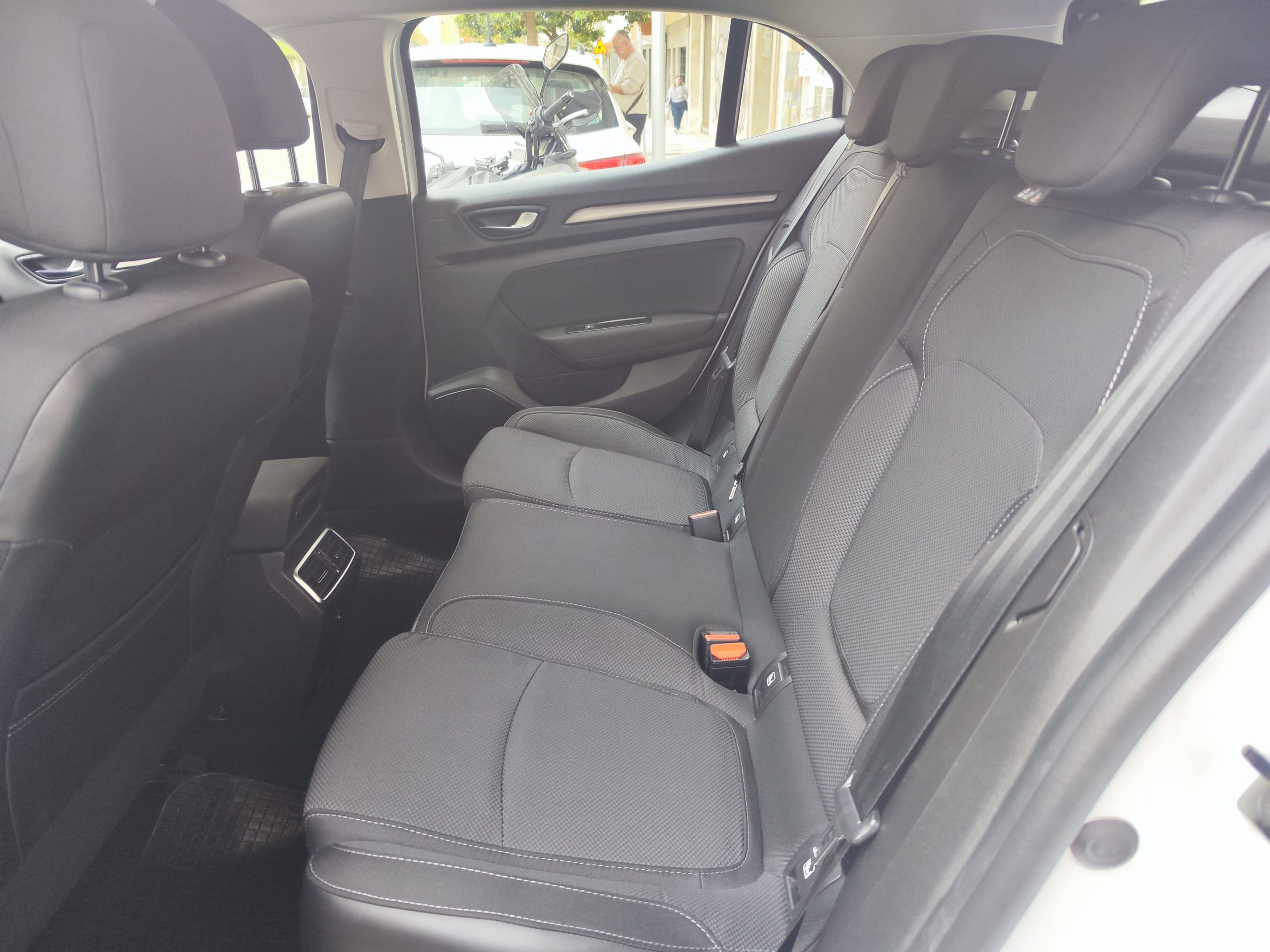 RENAULT MEGANE 1.5 BLUE DCI 115 CV EQUILIBRE 5P.