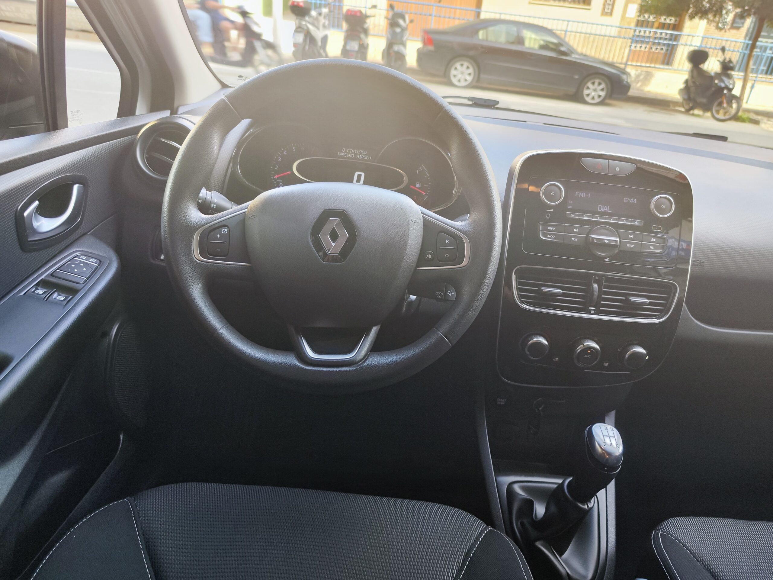 RENAULT CLIO 0.9 TCE 75 CV BUSINESS 5P